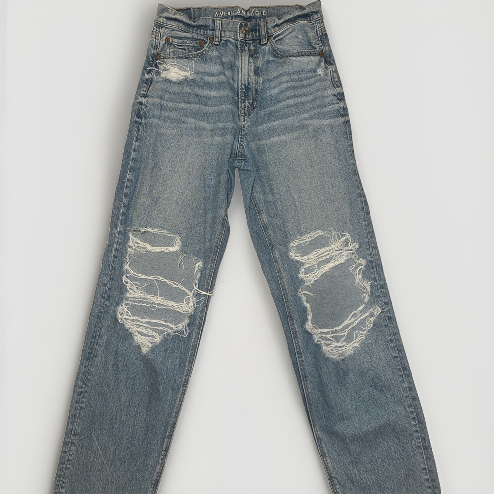 American Eagle Outfitters Women's Straight High Rise Distressed Jeans Size 6